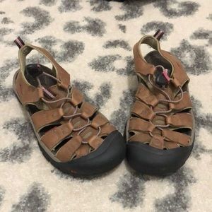 Men’s keen sandals. Size 9.5